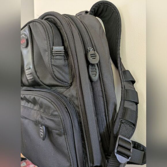 Tumi 541C Black Nylon Ballistic laptop work backpack Luggage Many Pockets - Picture 10 of 11